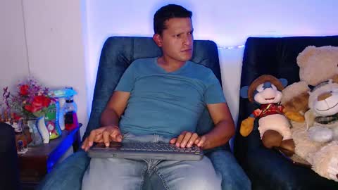 Manu online show from 03-15-26, 03:12