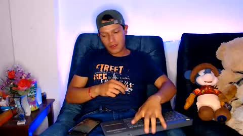 Manu online show from 05-18-26, 02:51