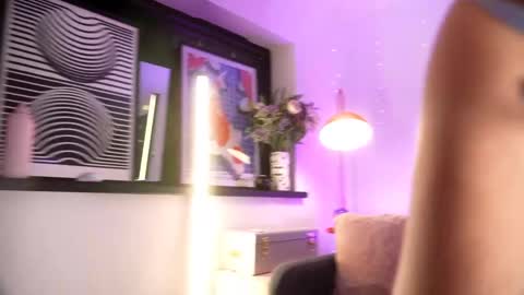 Emily Hill online show from 05-29-26, 08:40