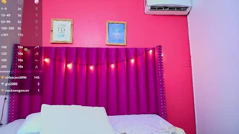 Snapshot of littlee_emilyy_ chatting on 02-21-25, 02:50 Emily  online show from 02-21-25, 02:50