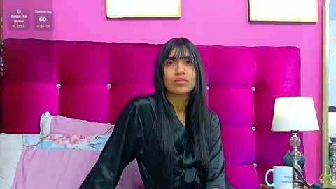 Snapshot of littlee_emilyy_ chatting on 06-08-26, 12:47 Emily online show from 06-08-26, 12:47