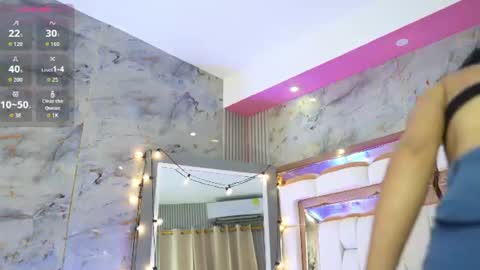 Snapshot of littlee_emilyy_ chatting on 06-09-26, 01:01 Emily online show from 06-09-26, 01:01