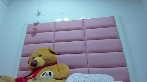 Snapshot of littlee_emma_ chatting on 02-01-25, 06:21 littlee_emma_ online show from 02-01-25, 06:21