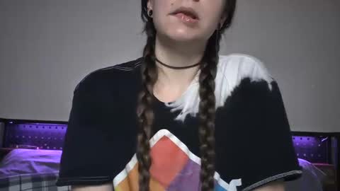 Snapshot of littlejessielov chatting on 02-08-25, 06:43 Jessie online show from 02-08-25, 06:43