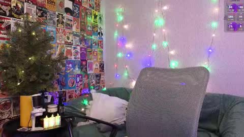 LillleLinn online show from 12-21-25, 05:09