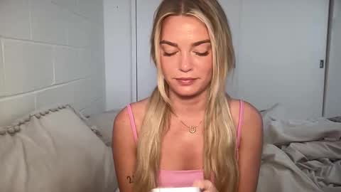 Snapshot of littlemaryjane19 chatting on 02-25-25, 10:07 Marciabrady online show from 02-25-25, 10:07