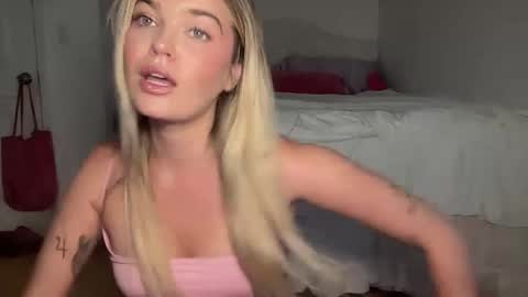 Snapshot of littlemaryjane19 chatting on 09-19-25, 08:20 Marciabrady online show from 09-19-25, 08:20