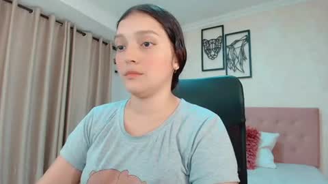 Sarahs Room online show from 06-25-26, 08:24