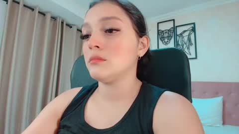 Sarahs Room online show from 07-06-26, 12:40