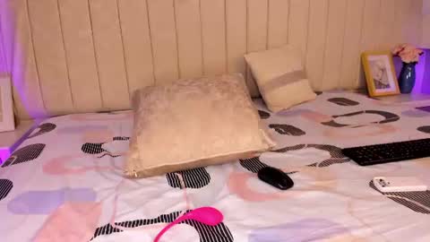im olivia IG littleolivia01 online show from 07-28-26, 03:43