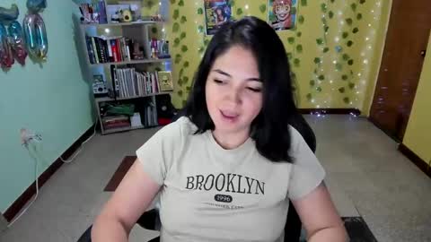 Snapshot of littleprety6969 chatting on 01-13-25, 04:28 Mia Wednesday to Sunday 730 am to 1030 am Colombian Hour D online show from 01-13-25, 04:28