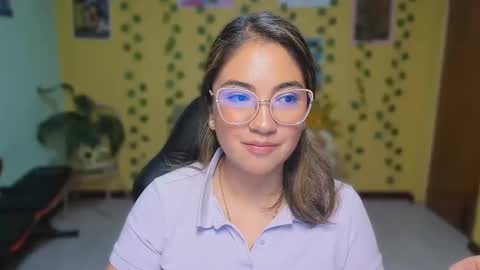 Mia  Wednesday to Sunday 730 am to 1030 am Colombian Hour D online show from 04-16-26, 03:57