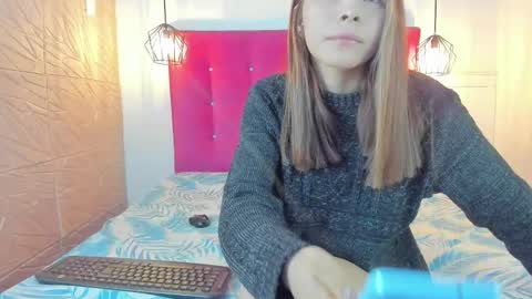 littlesophiie_ online show from 02-20-25, 10:16