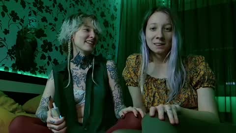 Niki  free tg channel with some photos gifs and info about streams  online show from 12-02-24, 08:11