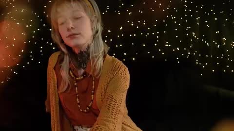 Niki  free tg channel with some photos gifs and info about streams  online show from 02-22-26, 11:42