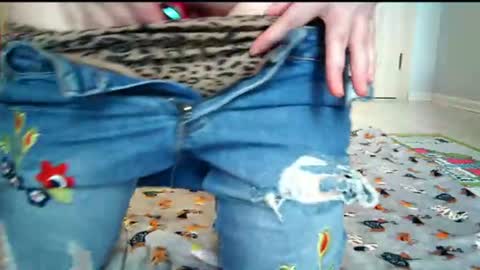 Your Nicole if you want pvt with me tip 150 tkn extra and we go....... online show from 06-09-26, 01:34