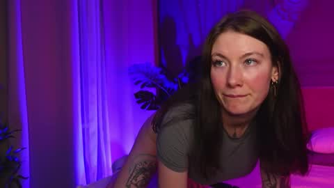 Liv 3 online show from 11-21-25, 03:00