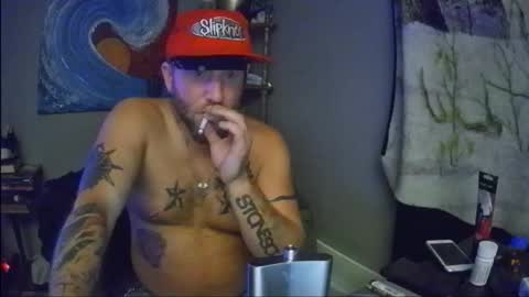 Snapshot of livingpuddle chatting on 10-19-25, 06:25 livingpuddle online show from 10-19-25, 06:25