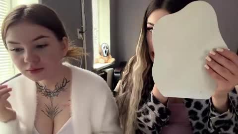 Lara and Lora online show from 03-27-26, 07:36