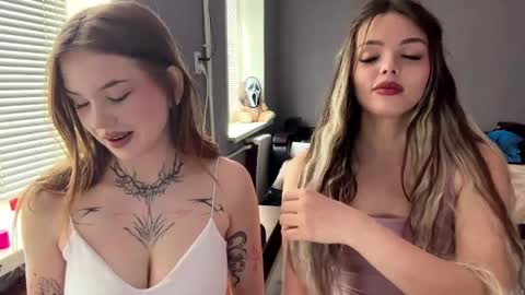 Lara and Lora online show from 03-27-26, 08:26