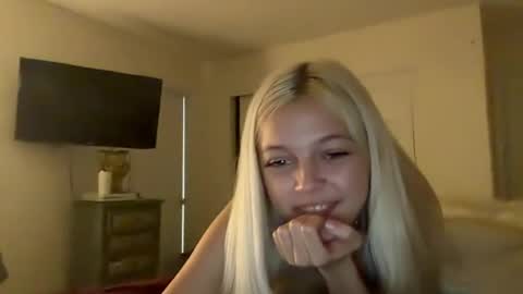 Snapshot of livvybunny chatting on 07-21-26, 04:48 Livvy online show from 07-21-26, 04:48