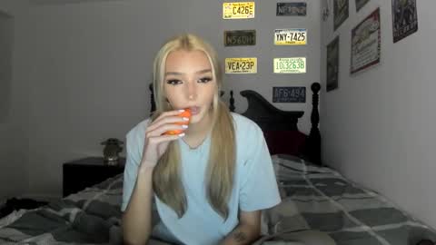 Livvy online show from 04-16-26, 04:57