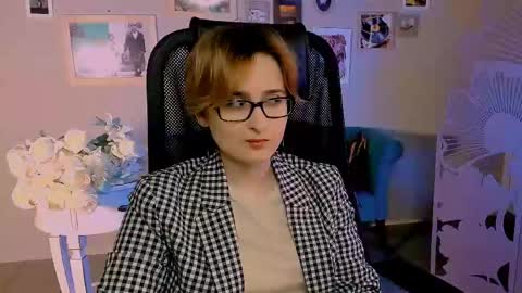 LixeLuna online show from 05-22-26, 06:31