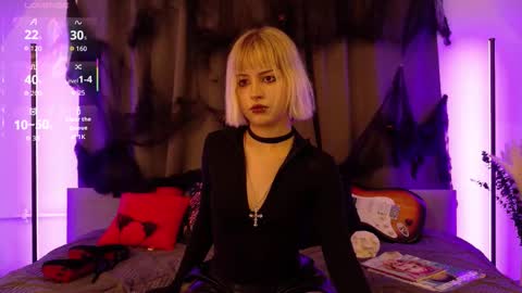 Snapshot of liyaluna chatting on 09-15-25, 11:10 LIA online show from 09-15-25, 11:10