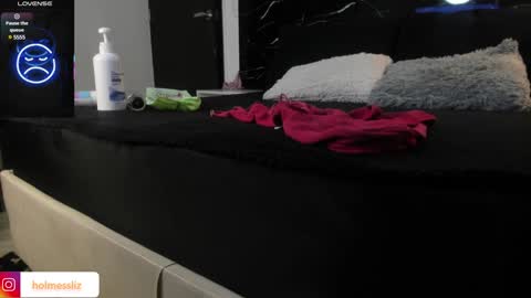 Liz  online show from 01-21-25, 10:08