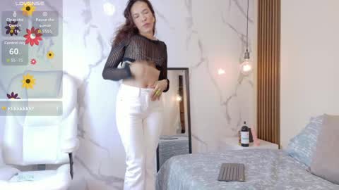 Snapshot of liz_merchan chatting on 05-28-26, 07:11 liz online show from 05-28-26, 07:11