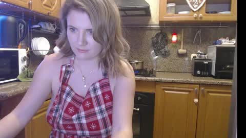 Snapshot of lizacakes chatting on 12-30-24, 04:08 LizaCakes online show from 12-30-24, 04:08