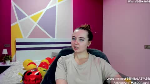 Snapshot of lizaghost chatting on 02-10-25, 03:32 Girl next door online show from 02-10-25, 03:32