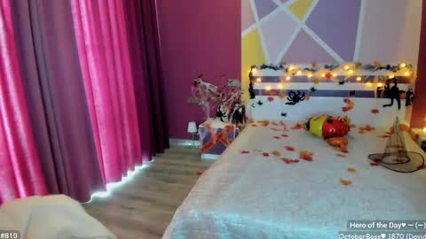 Girl next door online show from 10-24-25, 11:39