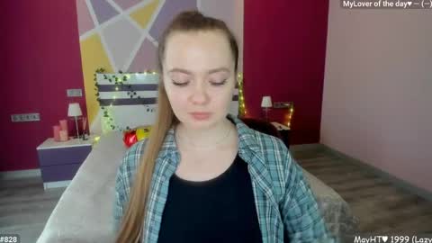 Snapshot of lizaghost chatting on 05-16-26, 11:31 Girl next door online show from 05-16-26, 11:31