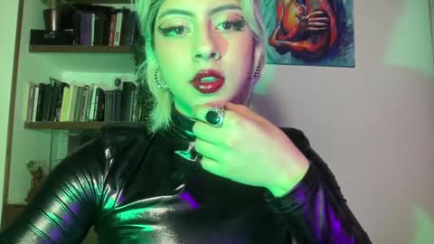 Snapshot of lizambarr chatting on 02-22-25, 04:18 Lizeth online show from 02-22-25, 04:18