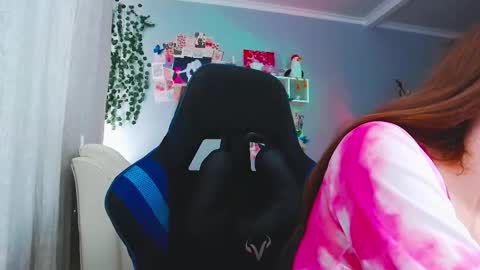 Snapshot of lizberry_moon chatting on 10-18-25, 11:11 Lisa online show from 10-18-25, 11:11