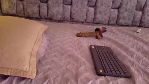  LIZBETH ROSS  online show from 01-05-26, 05:27