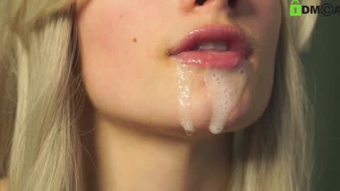 Snapshot of lizbethcoll chatting on 02-04-25, 07:33 Sunnheart online show from 02-04-25, 07:33