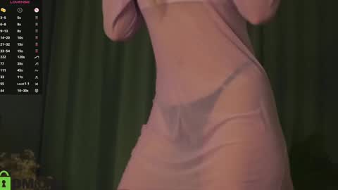 Snapshot of lizbethcoll chatting on 03-10-25, 08:01 Sunnheart online show from 03-10-25, 08:01