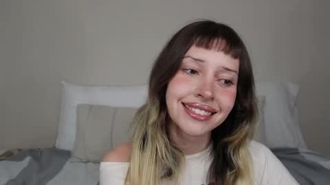 Snapshot of lizgein chatting on 05-20-26, 01:23 lizgein online show from 05-20-26, 01:23