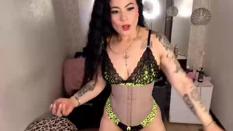 Snapshot of lizha_milf chatting on 11-06-25, 05:25 Lizha online show from 11-06-25, 05:25