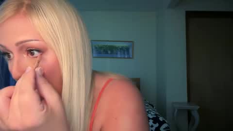 Liz Purr online show from 09-19-25, 07:03