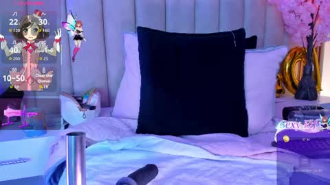 Snapshot of lizxy01 chatting on 07-07-26, 02:10 Liz online show from 07-07-26, 02:10