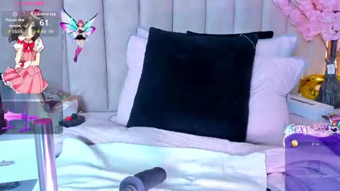 Snapshot of lizxy01 chatting on 07-17-26, 07:30 Liz online show from 07-17-26, 07:30