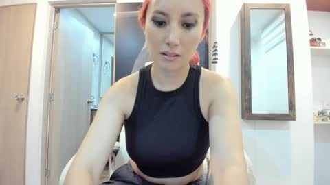 Snapshot of lizzdoux chatting on 09-30-25, 02:49 lizzdoux online show from 09-30-25, 02:49