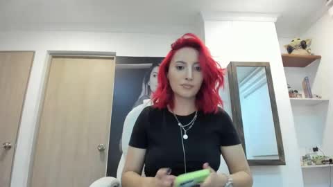 Snapshot of lizzdoux chatting on 10-04-25, 02:20 lizzdoux online show from 10-04-25, 02:20