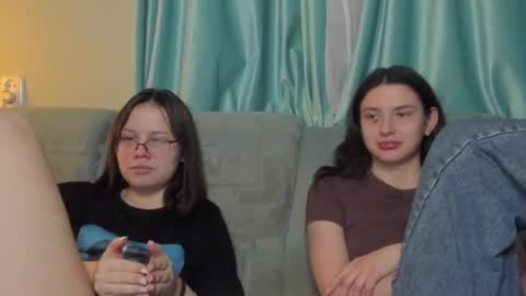 lizzi_muur online show from 02-01-25, 06:29