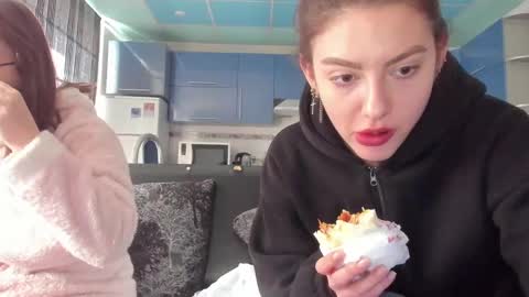 lizzi_muur online show from 02-20-25, 10:59