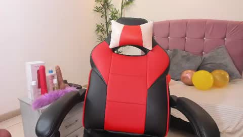 lizzie_williamss online show from 07-14-26, 03:22