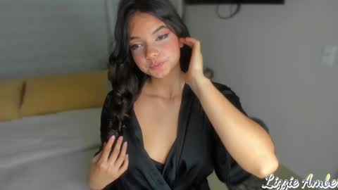Snapshot of lizzieamber chatting on 12-10-24, 06:22 lizzieamber online show from 12-10-24, 06:22
